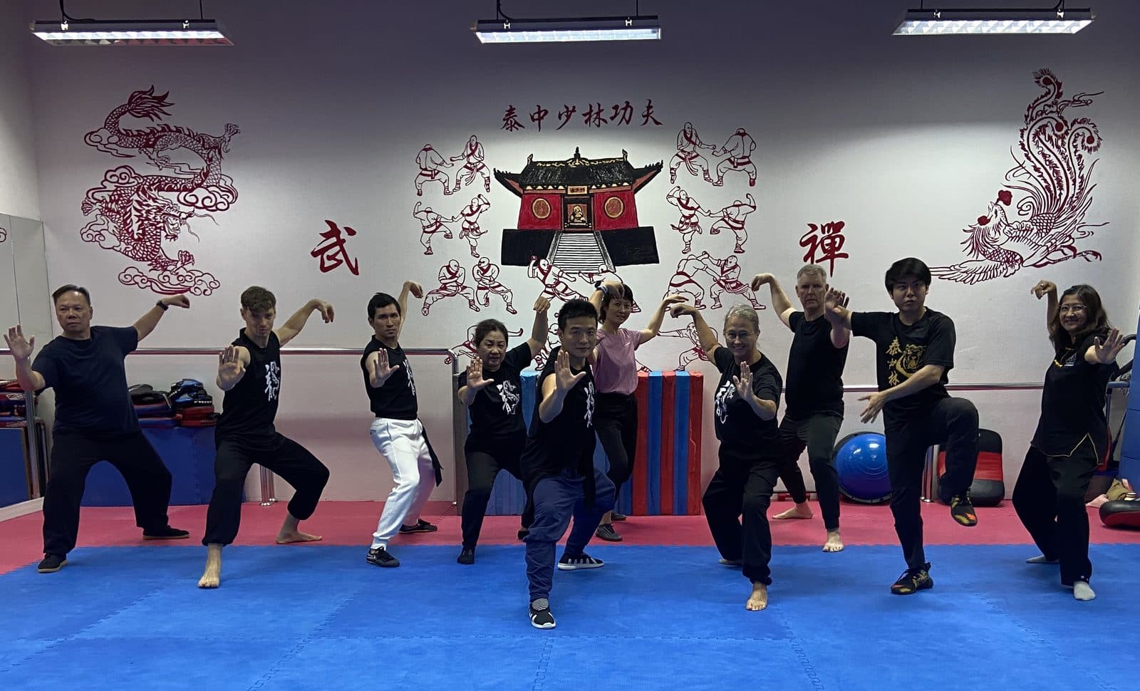 Expat training with Thai students