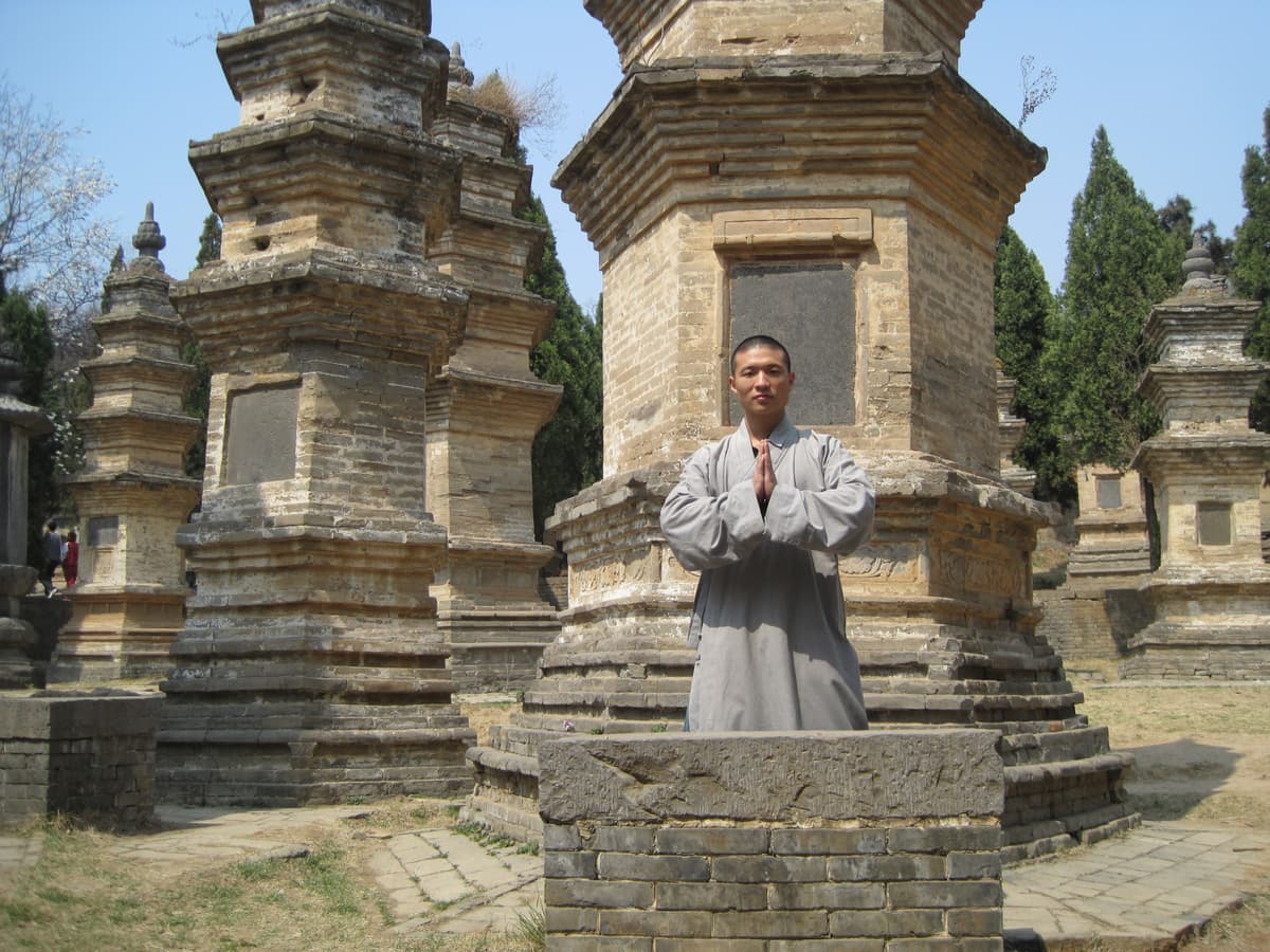 Master Zhu ที่ป่าเจดีย์ (塔林) วัดเส้าหลิน